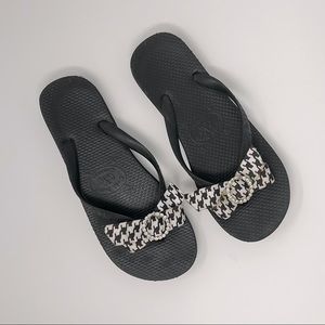 Cold Nose Couture Women’s Sandals Size 7.5-8 with Bling and adjustable bows